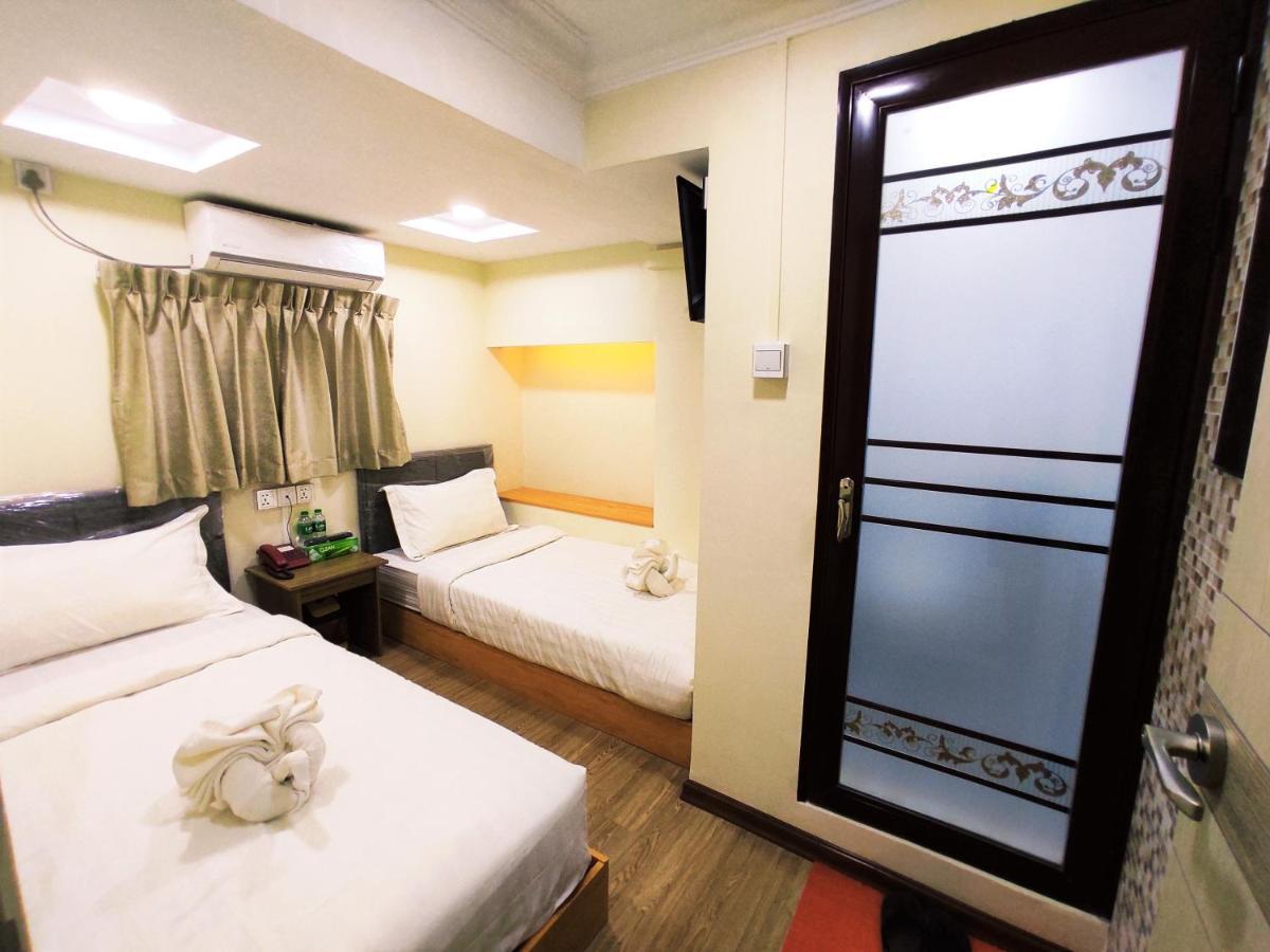 November Hostel Γιανγκόν Εξωτερικό φωτογραφία